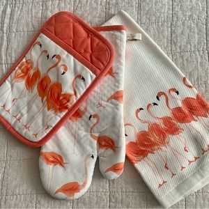 Brand New Kate Spade Flamingo Kitchen Set!!!